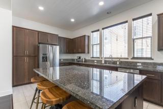 Newark 4br w 2-car garage nr cinema sports SFO-1609 - 3