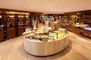 Hilton Foshan - Visit the Lobby Aquarium - Foshan - 6