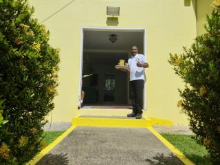 Luxury 5-Bed Villa in Tobago The Big Yellow House - 9