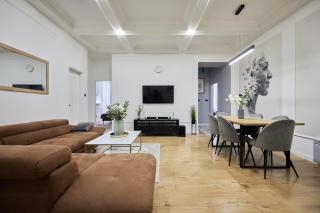 Spacious Luxury Apartment in the City Centre - Budapest - 5