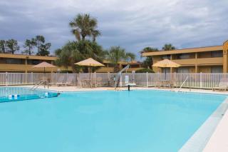 Days Inn by Wyndham Ocala North - Ocala - 4