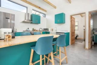 Mountain and Sea Cottage - 6