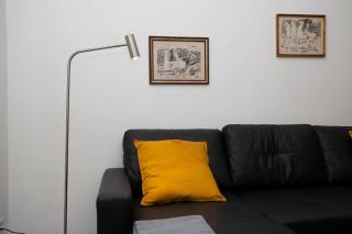 Vintage Apartment w/ Terrace - 3