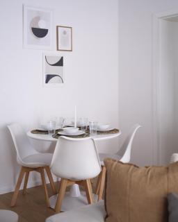 Stylish & Modern Apartment - Private Garden - 2