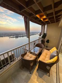 شقة فاخرة بإطلالة مباشرة على النيل الدور 23 Luxury Nile View Apartment 23rd Floor - 7