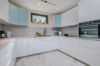 Apartment Sofija with Pool - Malinska - 1