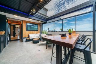 Excelente Cobertura Duplex de Alto Padrão na praia de Mariscal. - 0