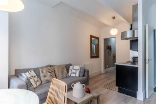4212 - AB Poble Sec - Barcelone - 7