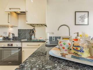 3 Bed in Tenby FB055 - Tenby - 2