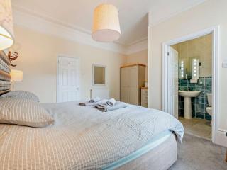1 Bed in Tenby FB154 - 5