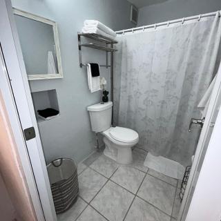 Studio21-A Centric Comfort Apartment - Bayamon - 1