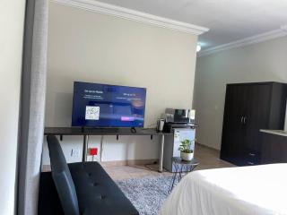 Bobisemo Luxury Pretoria East Apartment - 1