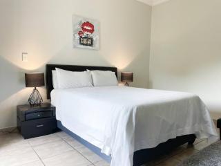 Bobisemo Luxury Pretoria East Apartment - 2
