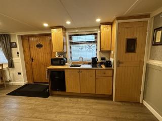 Picton Cottage Studio - A beautiful newly refurbished annexe with handmade features - Llandowror - 5