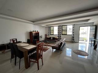 Modern Apartment in Praia Baixo - 1 min Walking to Beach - Praia Baixo - 0