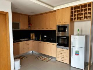 Modern Apartment in Praia Baixo - 1 min Walking to Beach - Praia Baixo - 5