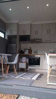 Tiny Home on Broadway - Gqeberha - 9