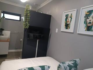 Tiny Home on Broadway - Gqeberha - 7