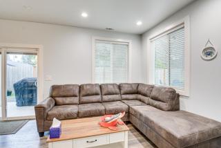 Westport Home with Hot Tub 2 Blocks to Beach! - Westport - 7