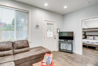 Westport Home with Hot Tub 2 Blocks to Beach! - Westport - 6