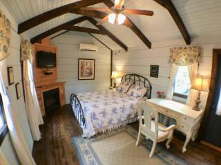 Tiny Home Cottage Near the Smokies #7 Tilly - Sevierville - 5