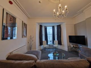 Montague House Apartments - Llandudno - 9