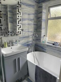 Hidden Gem - Great Parndon - 1