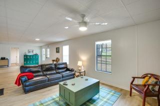 Lakefront Frankston Cabin with Dock and Fire Pit! - 7