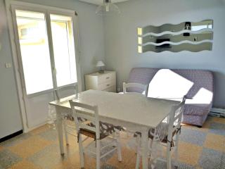 Appartement à 2 pas de la plage avec terrasse et parking - FR-1-387-150 - Marseillan - 2