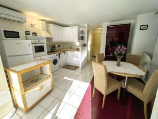 T2 climatisé en rez-de-jardin avec piscine, parking, et terrase. Plage à 450m, WiFi gratuit. - FR-1-607-52 - Cap d'Agde - 0