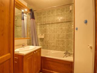 Appartement 6 pers, skis aux pieds, balcon est, cuisine tout équipée - FR-1-642-11 - 1