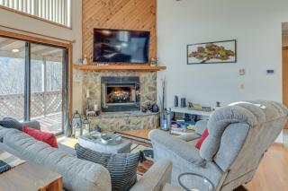 Maggie Valley Mountain Escape with Fireplace and Deck! - Maggie Valley - 7