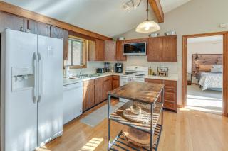 Maggie Valley Mountain Escape with Fireplace and Deck! - Maggie Valley - 9