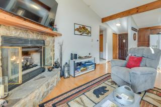 Maggie Valley Mountain Escape with Fireplace and Deck! - Maggie Valley - 5