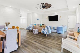 The Boating, Fishing, and Gaming Retreat - Hackberry - 4