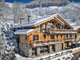 Chalet de Luxe avec Piscine Intérieure, Hammam, Cinéma et Plus au Cœur des Belleville - FR-1-613B-41 - 0