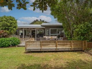 Kon Tiki Retreat - Whiritoa Beach Holiday Home - 8