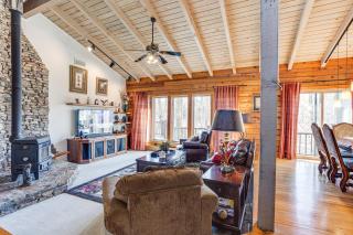 Peaceful Lawrenceville Cabin with Hot Tub on 6 Acres - 7