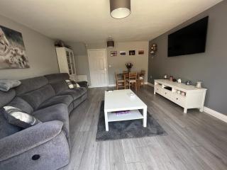 Entire Modern House in Staffordshire - - 0
