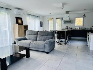 Maison familiale au cœur d'Hasparren, 2 chambres, 2 salles d'eau, jardin clôturé, animaux acceptés - FR-1-495-131 - Hasparren - 8
