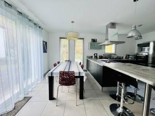 Maison familiale au cœur d'Hasparren, 2 chambres, 2 salles d'eau, jardin clôturé, animaux acceptés - FR-1-495-131 - Hasparren - 3