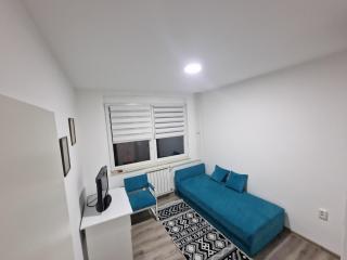 Lilly Apartment Tuzla - Tuzla - 3