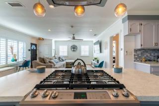 Coastal Retreat With a minimum stay of 30 days - Lakewood - 4