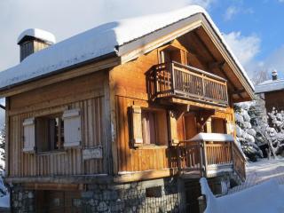 Chalet rénové, 3 chambres, à 5 min des remontées, poêle à bois, parking, animaux acceptés - FR-1-514-25 - 6