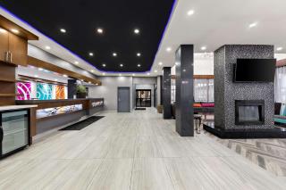 Best Western Plus Toronto North York Hotel & Suites - Toronto - 6