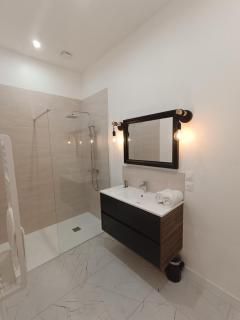 Clos de la Providence Chambres d'hôtes, piscine et Spa - 3