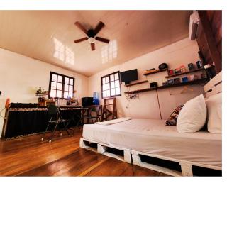 Poetry Garden Bocas Town Colon Island- Deluxe Bungalow Cabin-AC-Enjoy the Night Life - Bocas del Toro - 7
