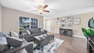 Brandon Central Location 4BR Lake Oasis - Brandon - 5