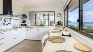 Water Views From Your Window - Bellara - 8