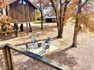 Mockingbird Treehouse 15 MIN to MagnoliaBaylor - - 9